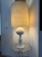Stehlampe weiss, Kugelfuss, Lampe im Mid-Century Stil, top