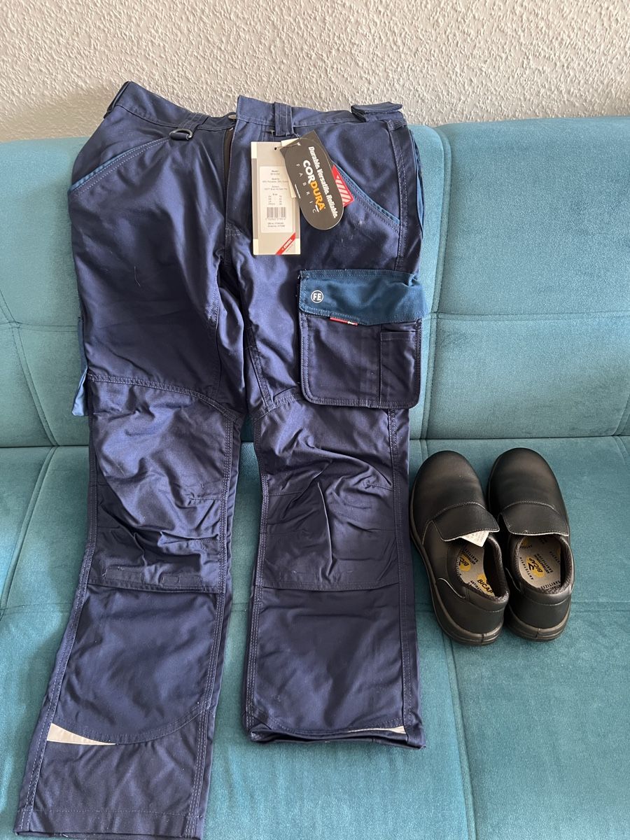 Scarpe da uomo: Pantalon de travail et chaussures de sécurité  – Nuovo e nell'imballaggio originale da Genève venduto da erhan-arife