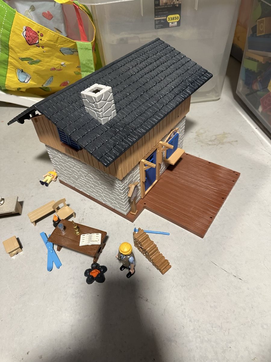Playmobil Giocattoli: Playmobil Wald Skihütte – Usato da Landquart venduto da lumima