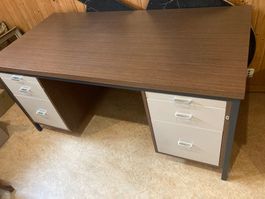 Arbeitstisch, Schreibtisch / BIGLA