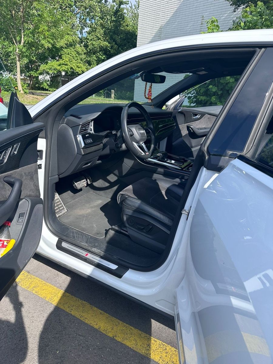 Audi Automobili: Audi Q8 50 TDI quattro – Usato da Zürich venduto da E_Mehmeti 5