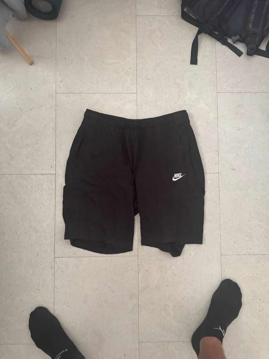 Nike Pantaloni: Nike Herren Shorts schwarz Grösse L – Usato da Kriens venduto da M0nk3ZPlayZ