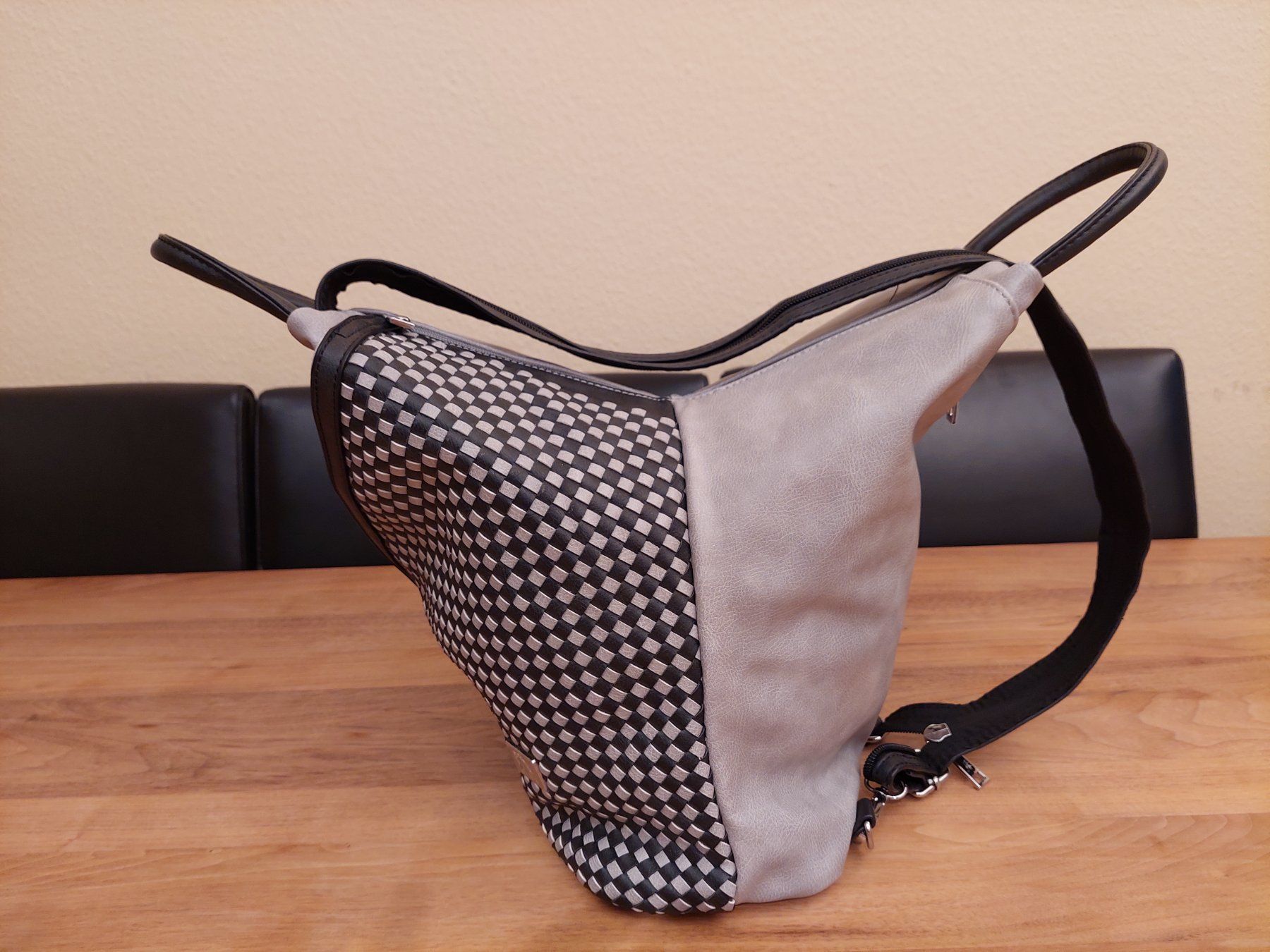 Zaini: Grau/schwarzer Rucksack / Handtasche, Leder, neuwertig – Nuovo (secondo la descrizione) da Brunnen venduto da Livianda 3
