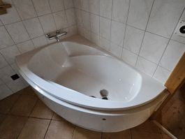 Eckbadewanne weiss