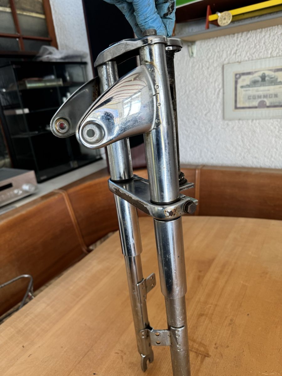 Parti ricambio per ciclomotori: Sachs Hercules Gabel – Usato da Dübendorf venduto da Sachs621 6