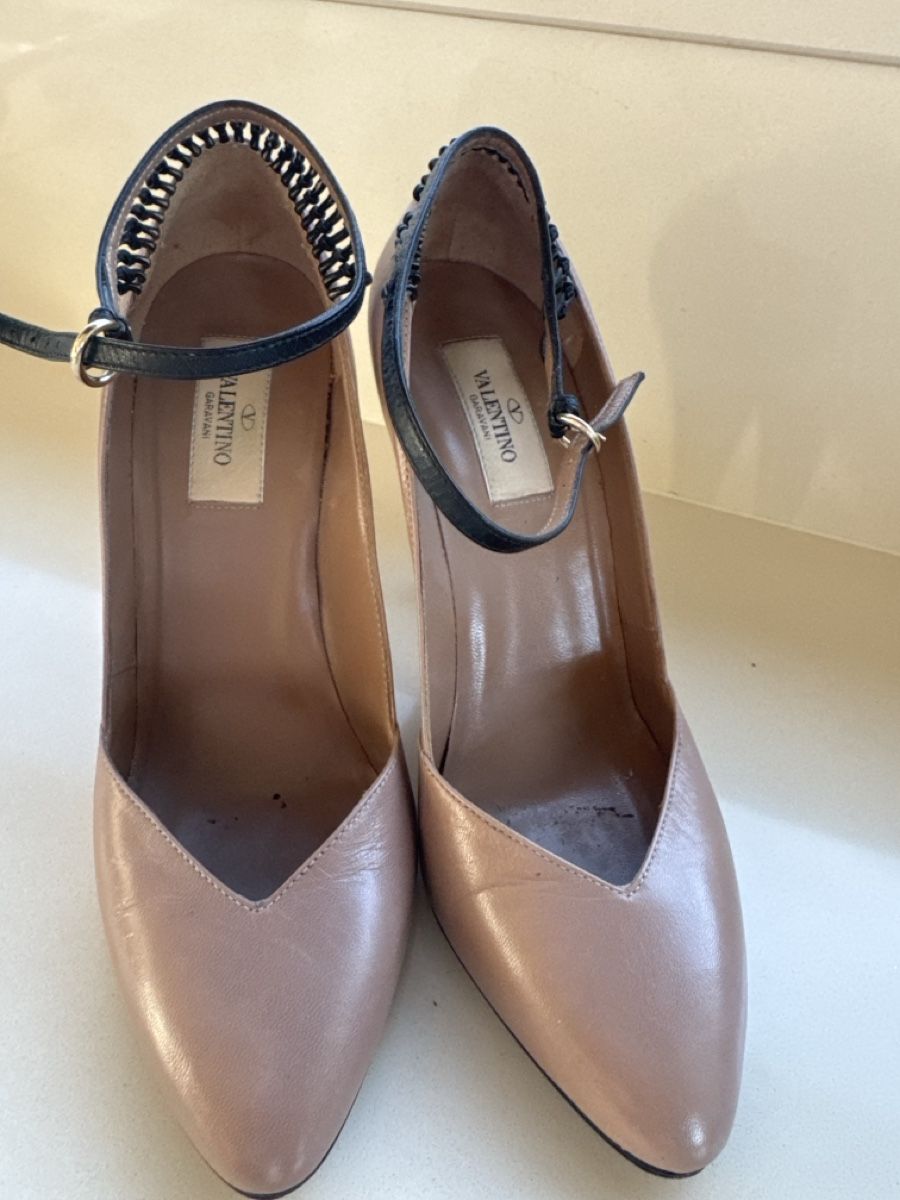 Valentino Damenschuhe: Valentino Schuhe – Gebraucht aus Adligenswil von goverla11