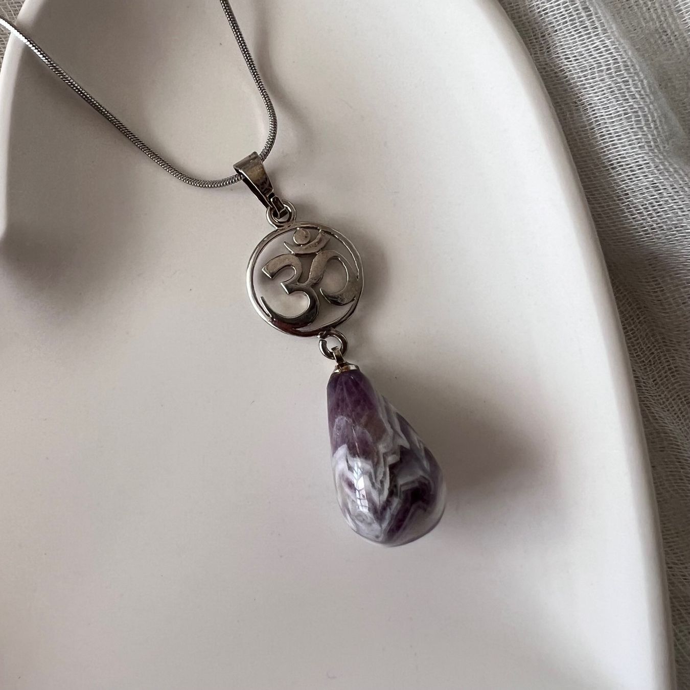 Ciondoli: Pendentif améthyste et symbole AUM – Nuovo e nell'imballaggio originale da Pully venduto da sunaddict 4