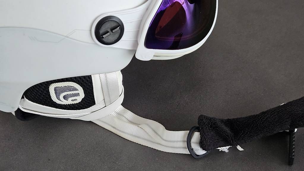 Caschi: Casque de ski femme  – Usato da Montbrelloz venduto da lodoud 2