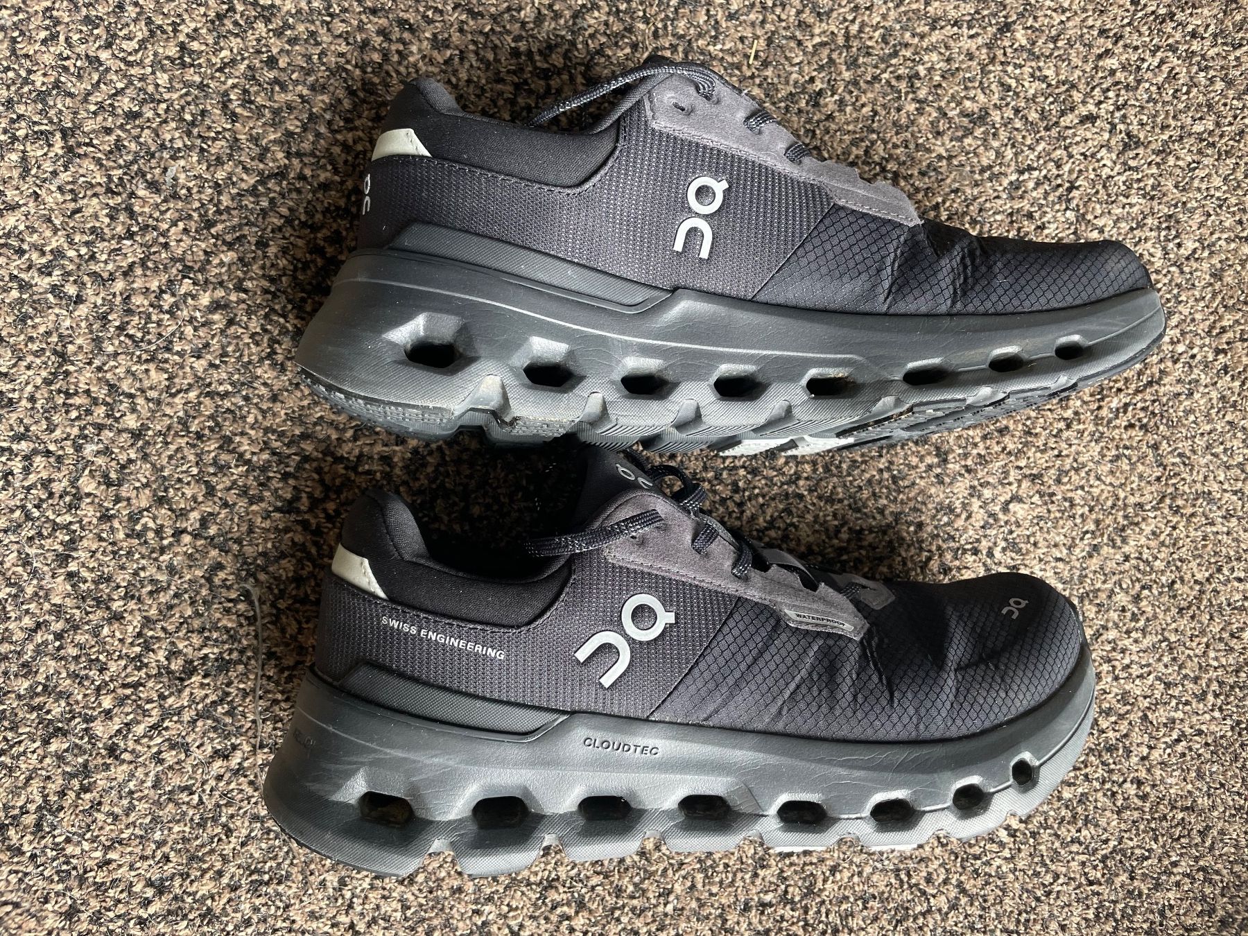 Scarpe da uomo: On Cloudrunner Waterproof  Laufschuhe, Gr. 39 – Usato da Schwarzenburg venduto da Doodee 1