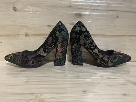 Escarpins TATA noir floral talons aiguilles 38 Neuve