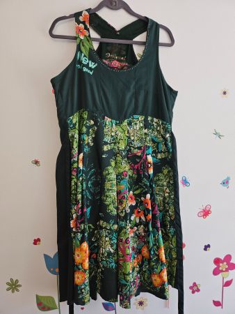 Robe Desigual verte, fleurie, taille 46, comme neuve!