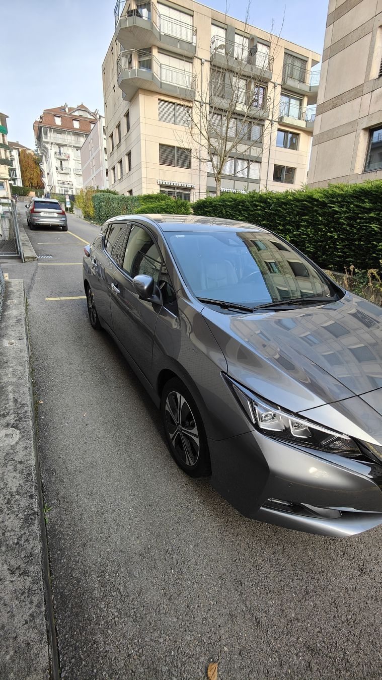 Nissan Autos: Nissan Leaf Tekna – Gebraucht aus Lausanne von LeConfiseur 2