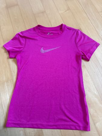 Pinkes Nike Funktionsshirt, Gr. 128 Top Zustand!