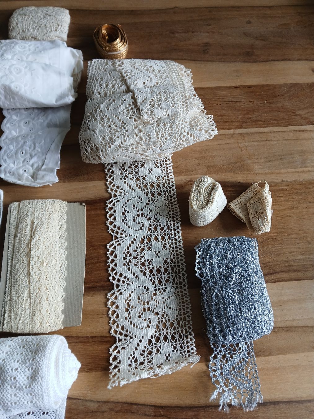Kit bricolage: Mixed Lace Assortment Various Widths and Styles – Usato da Dübendorf venduto da rol_fm6d 3