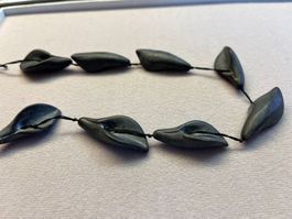 Onyx Blütenkelche für Schmuck oder Halskette