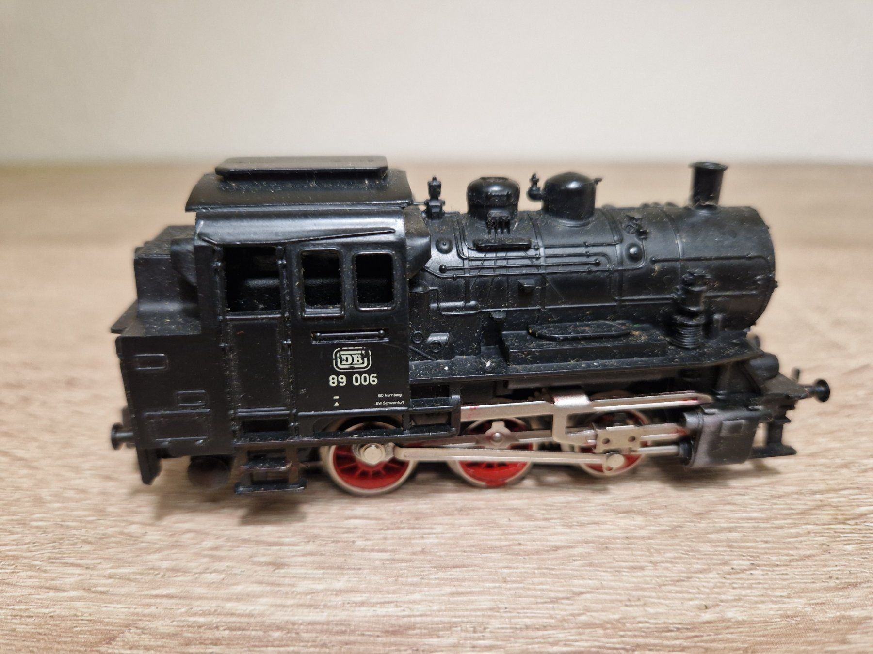 Märklin Modellini di ferrovie: Märklin Dampflok BR 89 H0 – Usato da St-Aubin-Sauges venduto da Lo_Go
