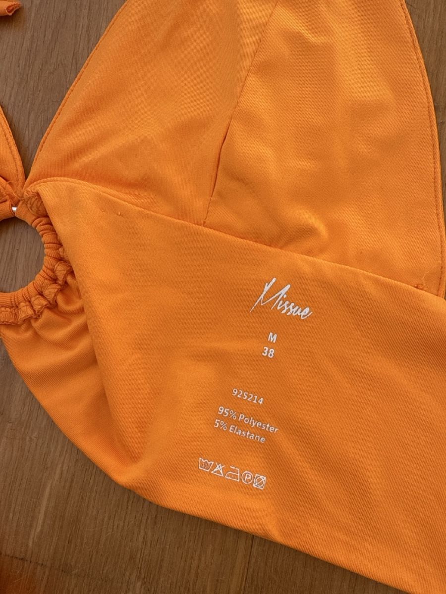 Top: Orange Missue Neckholder Top, Gr. M – Usato da Gelterkinden venduto da teddywidder 1