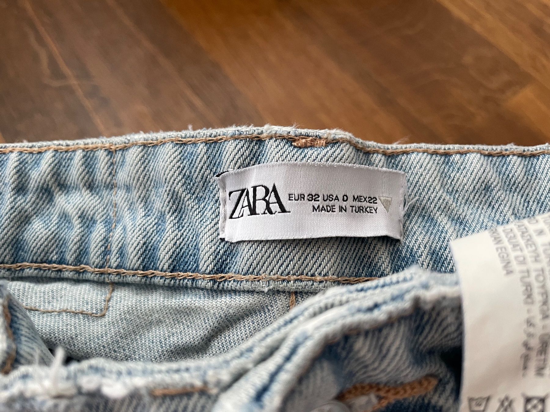 Zara Jeans: Zara-Jeans mit Löcher – Gebraucht aus Liestal von ela_2g9s 2