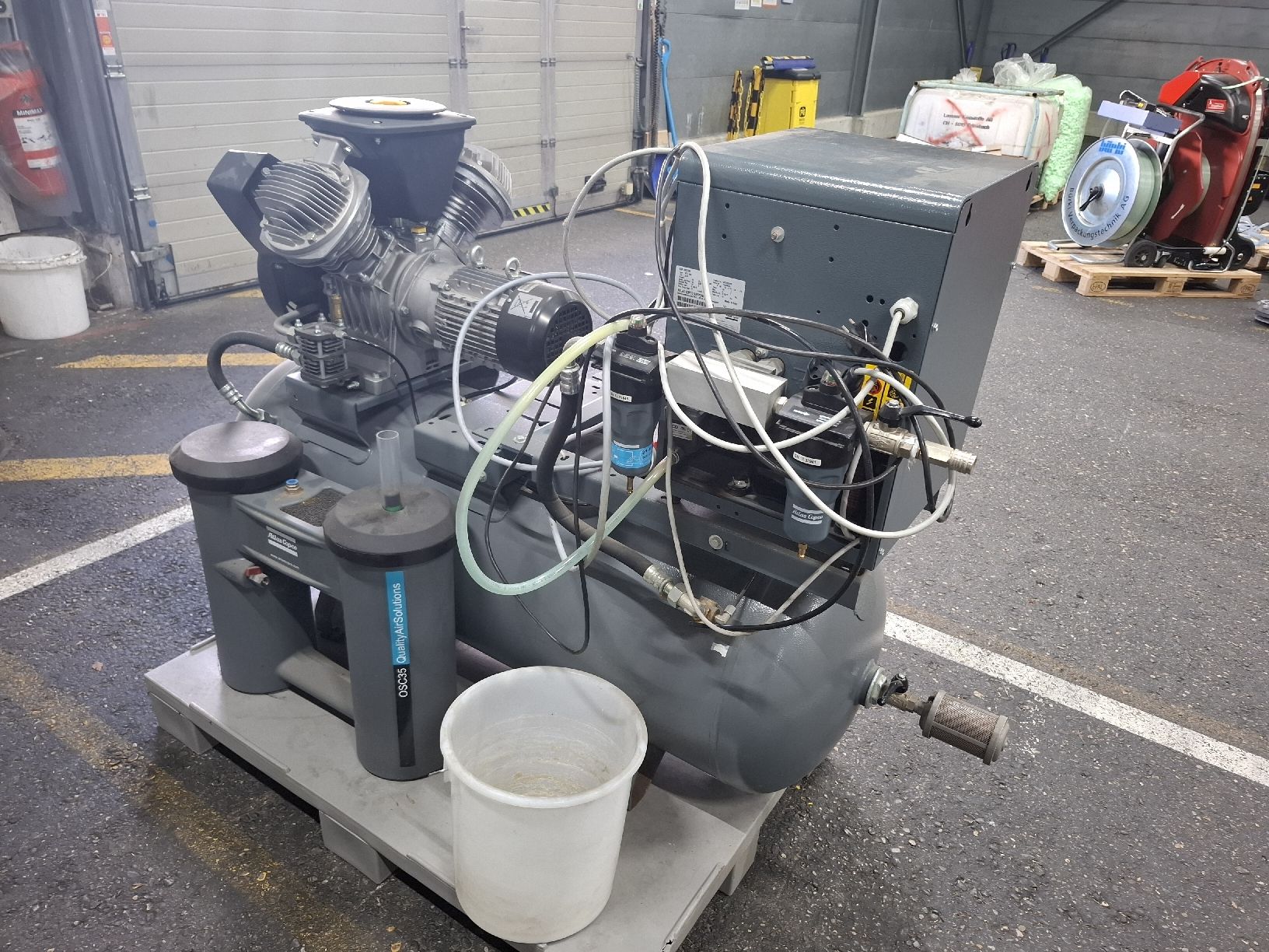 Atlas Copco Compressori: Atlas Copco LE3 FF Industrie-Kompressor 10 b – Usato da Hägglingen venduto da jar_5ydf 1