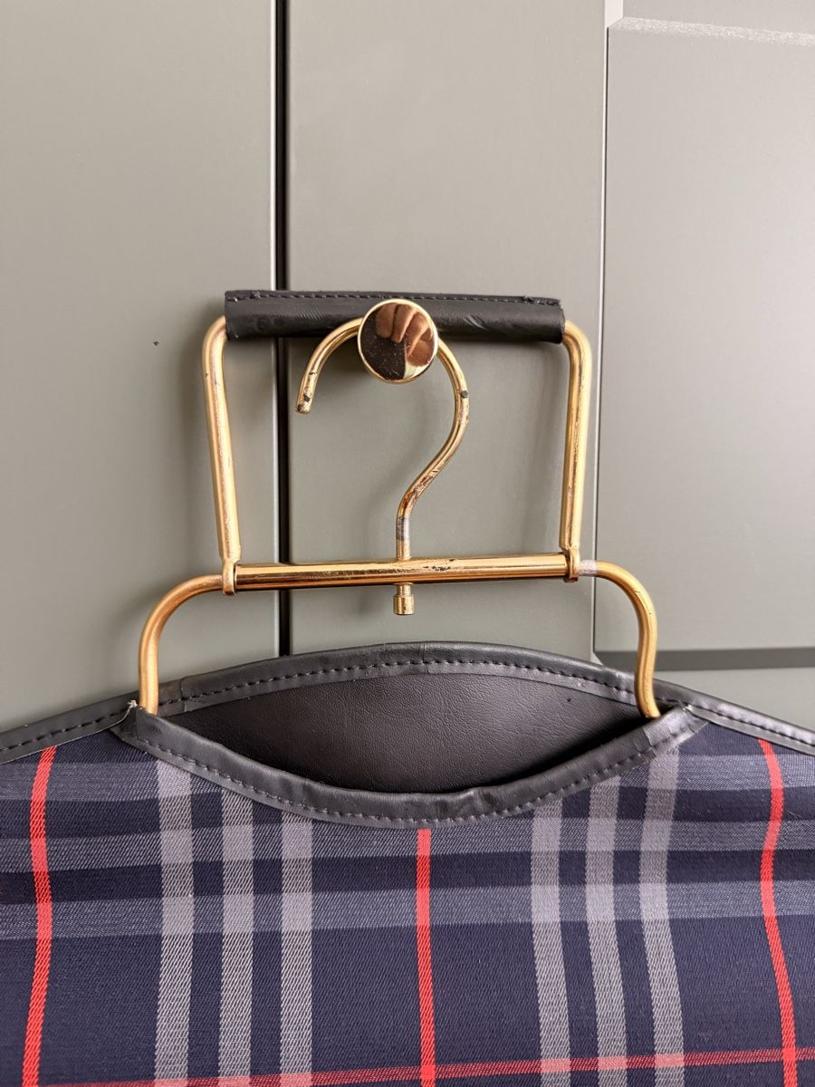 Burberry Cover & Protezioni schermo: Burberry Schutzhülle  – Usato da Stäfa venduto da Laafit 1