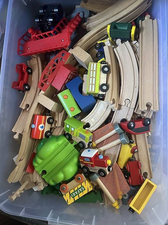 Brio Spielzeuge: Brio Eisenbahn und Zubehör – Gebraucht aus Heimiswil von burdar