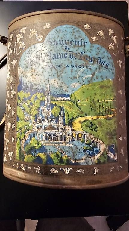 Trinkflaschen & Thermosflaschen: Wasserflasche aus Lourdes – Gebraucht aus Hunzenschwil von Matthinique 3
