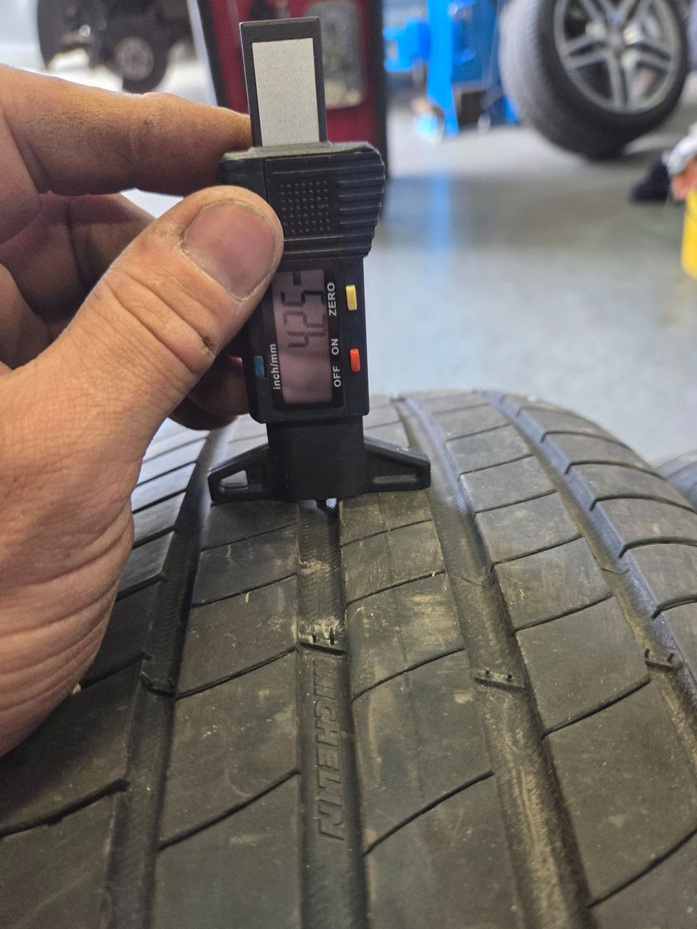 Michelin Pneus & Kompletträder: 195 / 55 R 16  91T Michelin – Gebraucht aus Fischbach-Göslikon von Emanuel.Bardhi 1