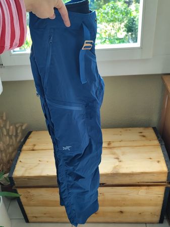 Hose Arcteryx women/femmes/damen size 4