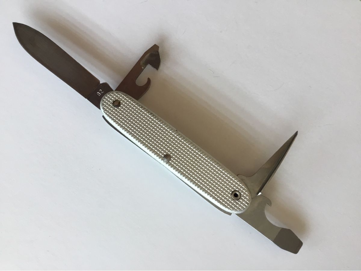 Armée suisse Couteaux de poche: Altes Sackmesser 82 – D'occasion à St. Gallen par chamilla 2