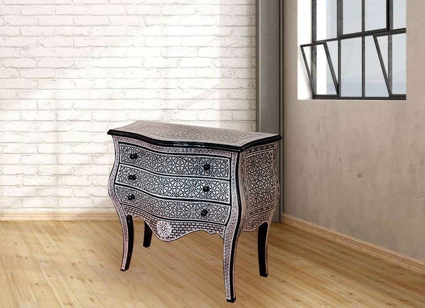 Cassettiere: Commode nacrée de style Louis XV marquetée de nacre. – Usato da geneve venduto da louisart 2