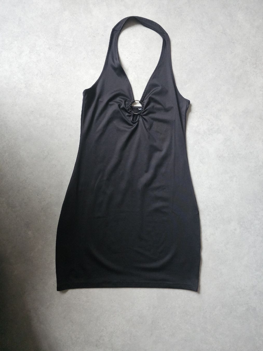 Kleider: Robe noire dos nu Taille M – Gebraucht aus Sornetan von T.a333