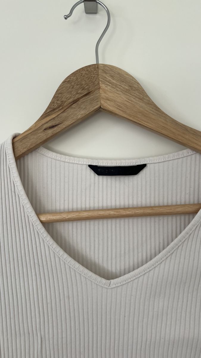 Top: Weißes Rib Crop Top – Usato da Wermatswil venduto da Jara.a.s 2