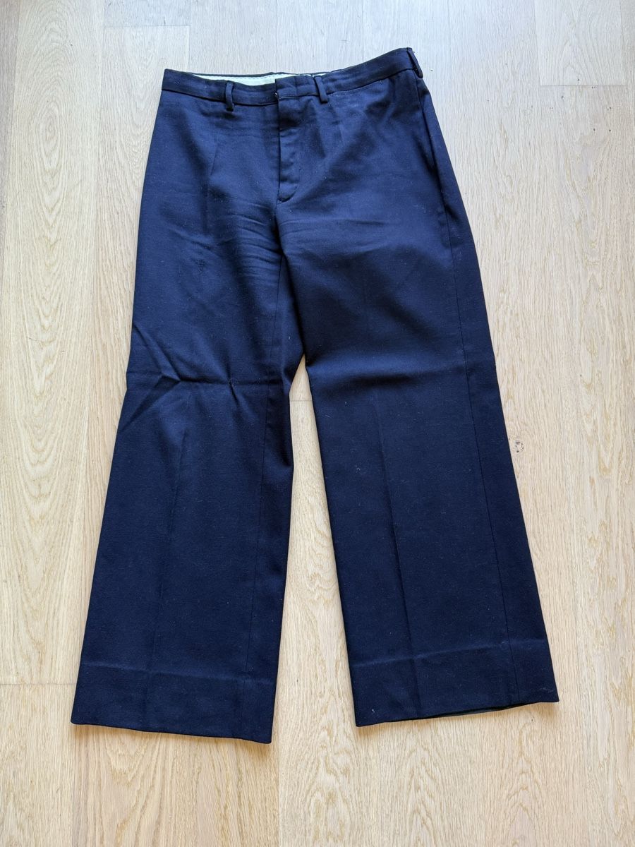 Pantaloni: Zeitlose Stoffhose in Navyblau – Usato da Zürich venduto da sandro_colombini