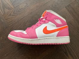 Nike Jordan pink