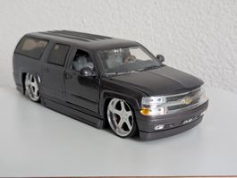 Jada Toys Dub City – Chevrolet Suburban – 1:24 – detailliert