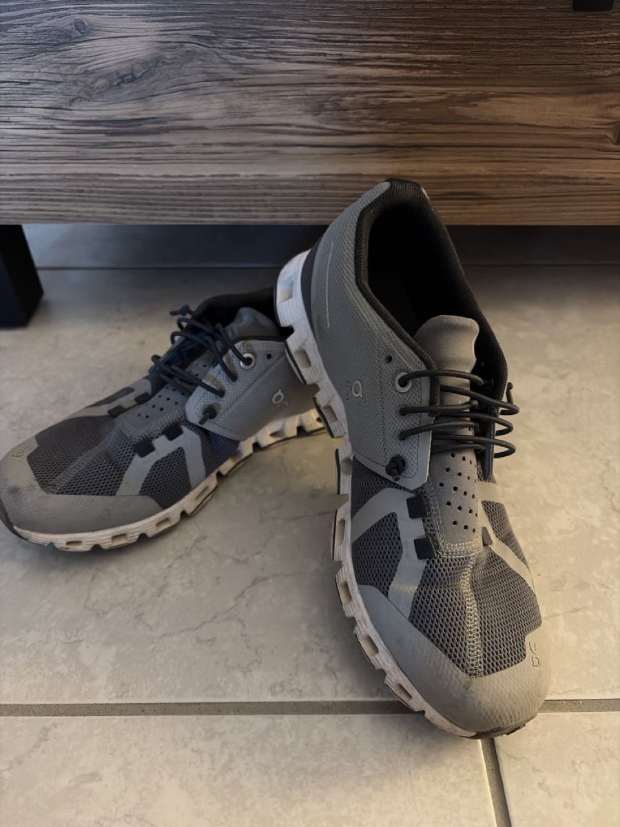 On Scarpe da donna: ON Cloud Laufschuhe Grösse 40 Turnschuhe – Usato da Thun venduto da Marathon18
