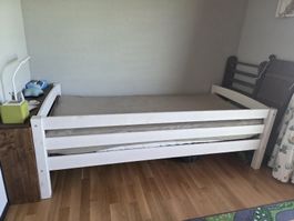 Jugendbett mit Lattenrost und Matratze 90x200 cm