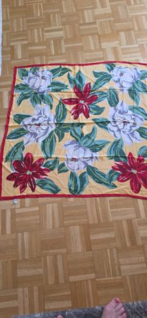Vintage Seidentuch mit Blumenmuster - Top Zustand!