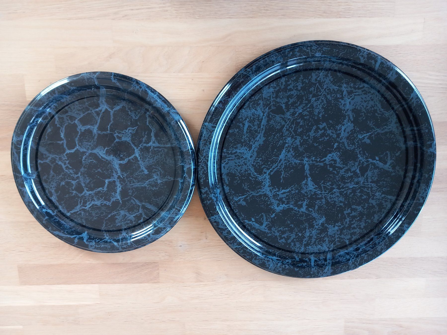 Piatti di portata: 3 Kunststoffplatten, Hartplastik, 30/40cm Durchmesser – Nuovo e nell'imballaggio originale da Oensingen venduto da SpiPhEg46 1
