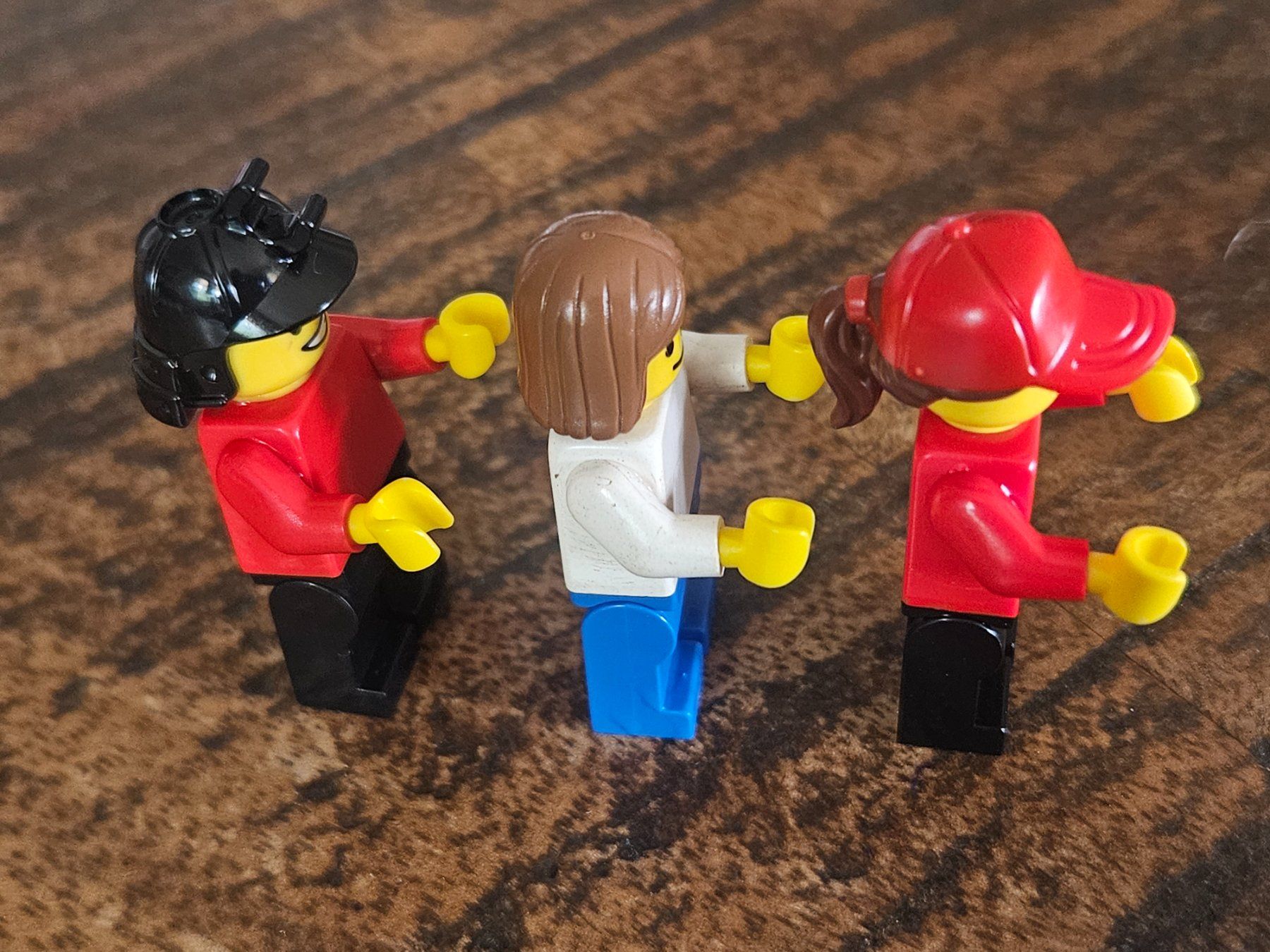 Lego Kit di costruzioni: lego lot de 3 figurines – Usato da Confignon venduto da Ecrofigs 3