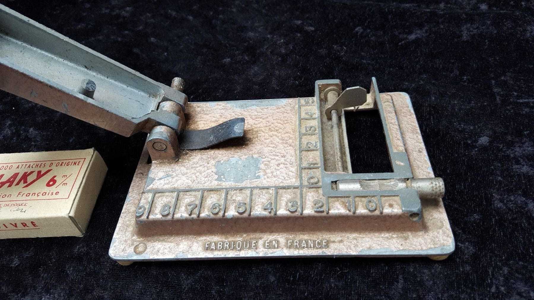 Macchine rilegatrici: Antiker Bostitch – Usato da Reinach venduto da 3Guggerli 2