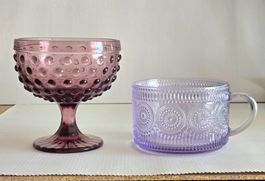 2 ältere Glasgefässe, zartlila & aubergine