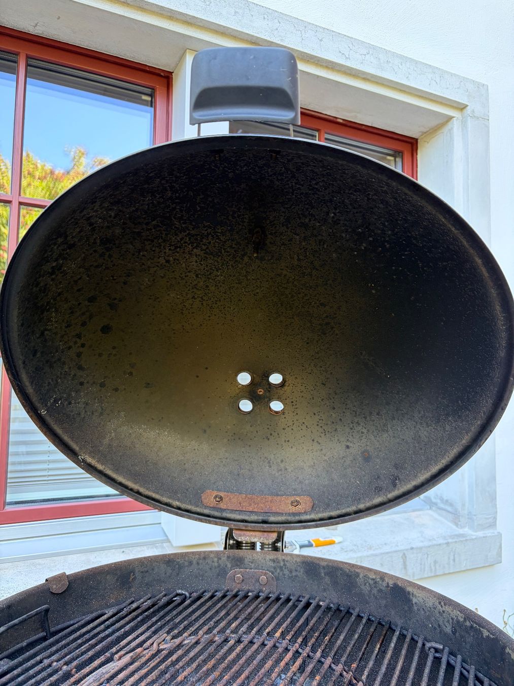Weber Griglie: Weber Mastertouch 57cm inkl Anzündkamin & Abdeckhaube – Usato da Winterthur venduto da oha_97jt 1