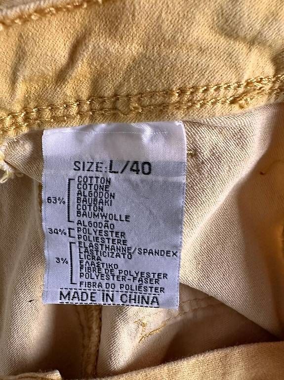 Pantaloni: Pantalon slim jaune moutarde Taille 40 – Usato da Genève venduto da dre_gk92 2