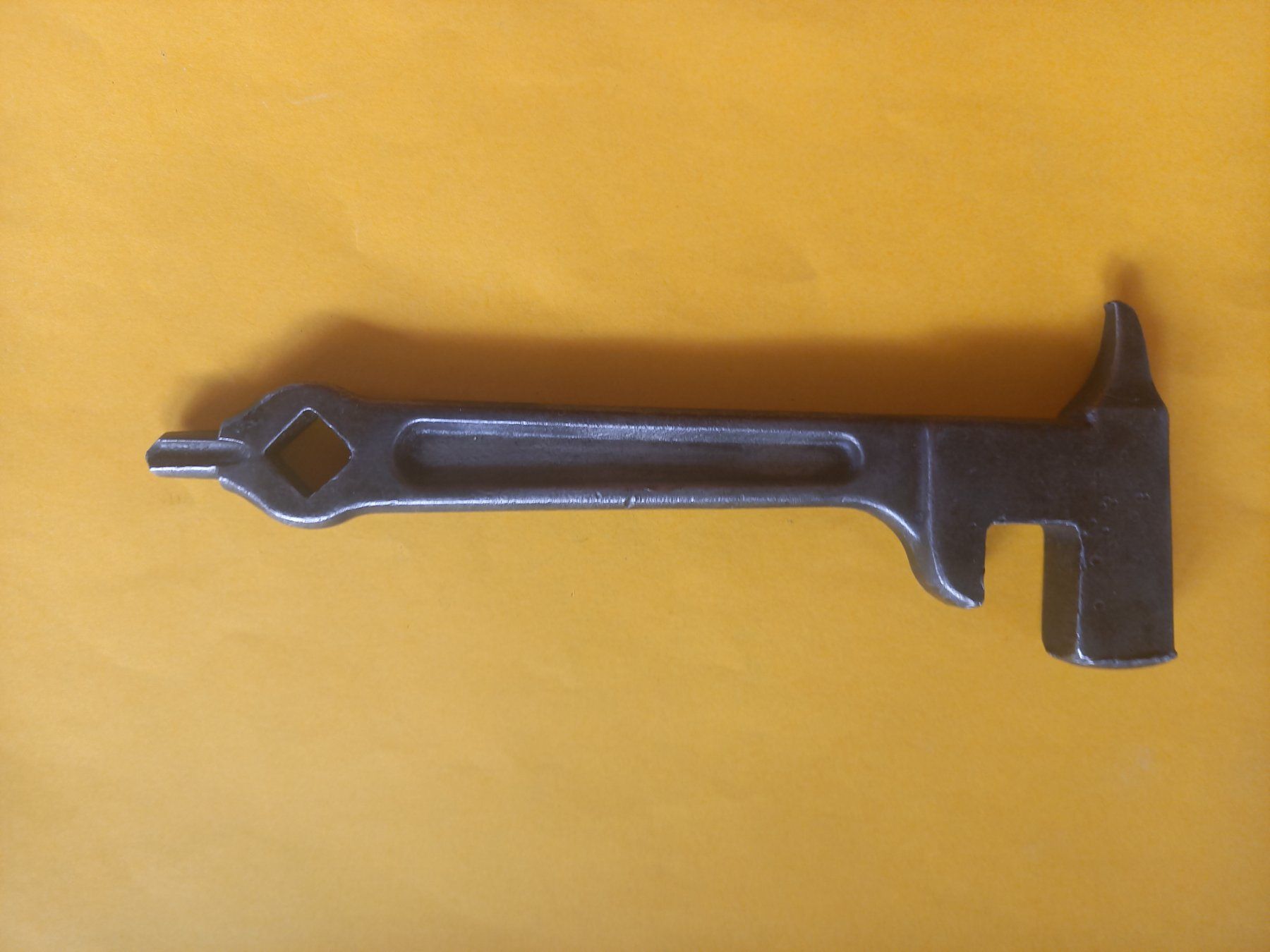 Tutti gli attrezzi: Clef ancienne à goujons Bigla – Usato da Rossens FR venduto da Souris1 3