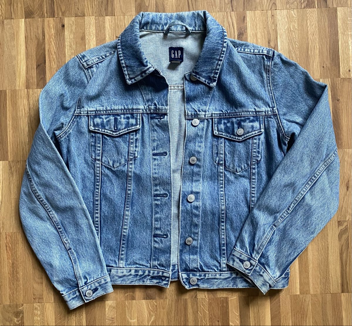 Gap Giacche: GAP Jeansjacke – Nuovo (secondo la descrizione) da Brugg AG venduto da e.stella_