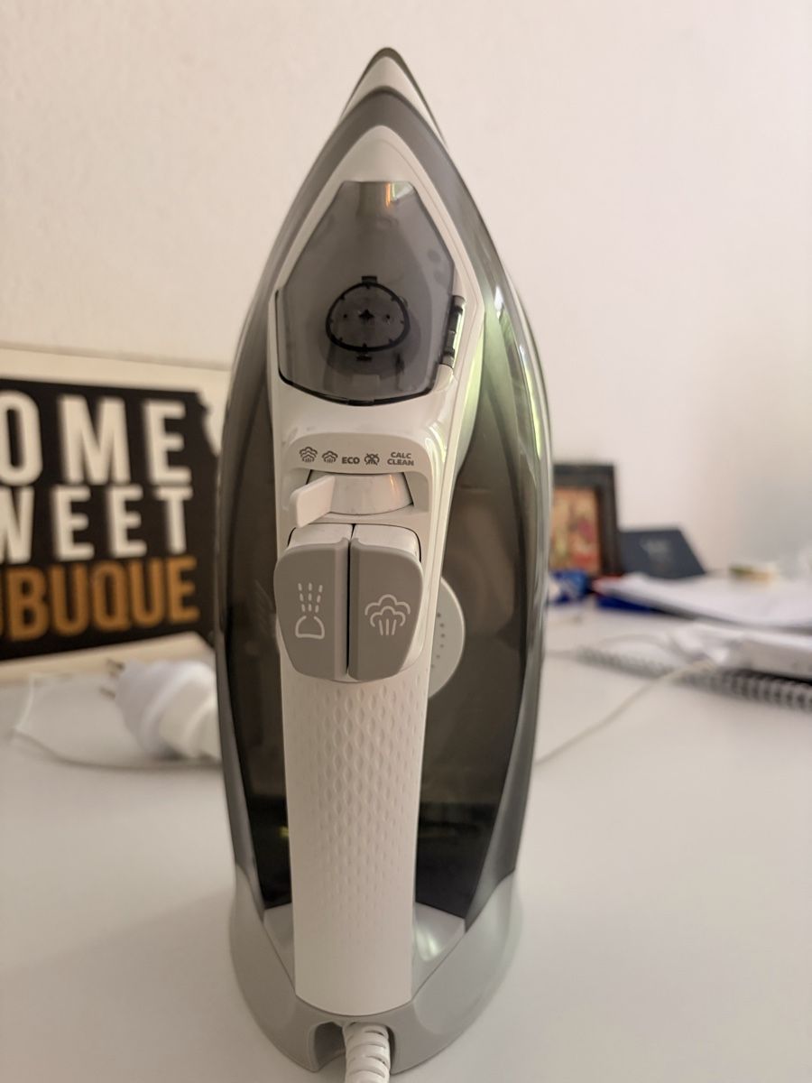 Philips Ferri da stiro: Philips SteamGlide Plus 5000 Series Iron, 2000W, Used – Usato da Zürich venduto da and_yzc2 1