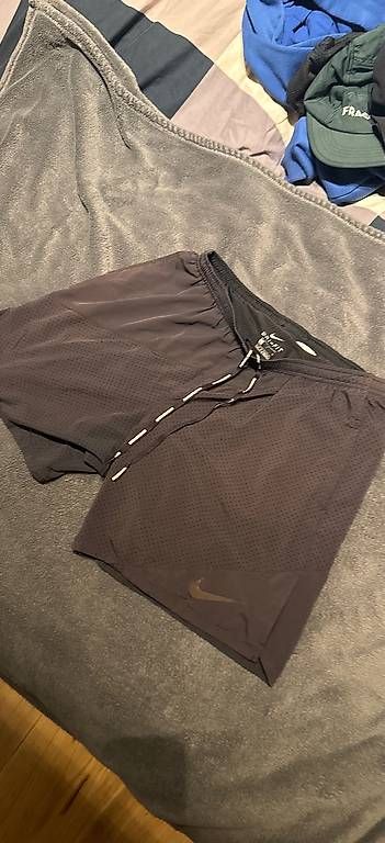 Pantaloni: Nike Running short – Usato da meierskappel venduto da Yannik301