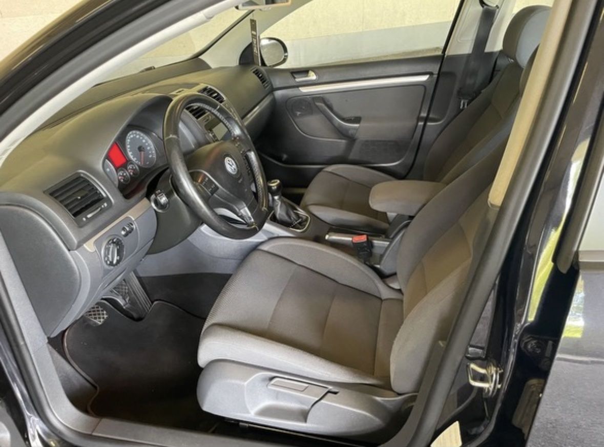 VW Automobili: VW Golf 5 2.0 4 Motion - 8fach bereift – Usato da Suhr venduto da albi-34 2