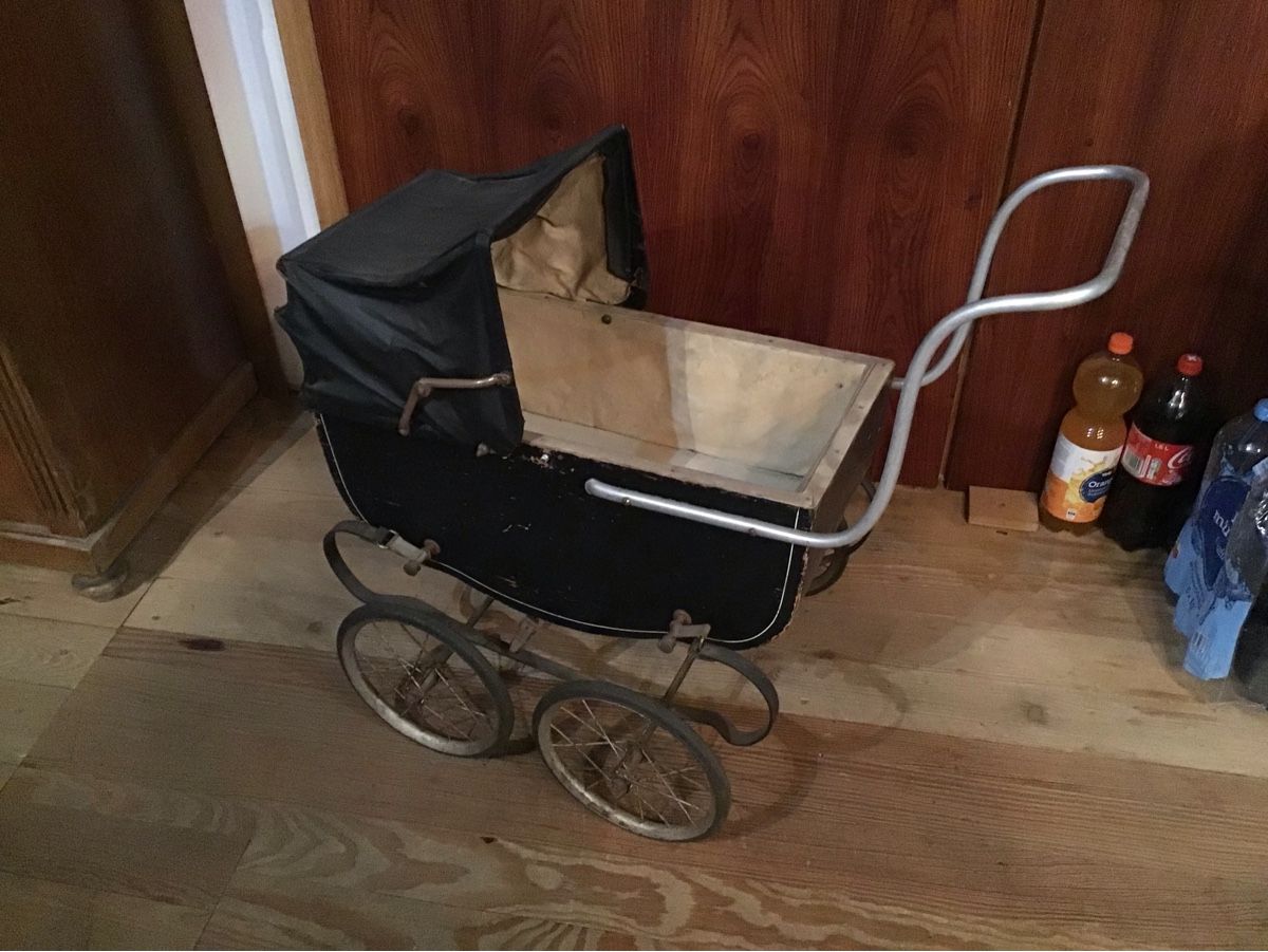 Puppenwagen: Antiker Puppenwagen – Gebraucht aus schönenbuch von Josefus